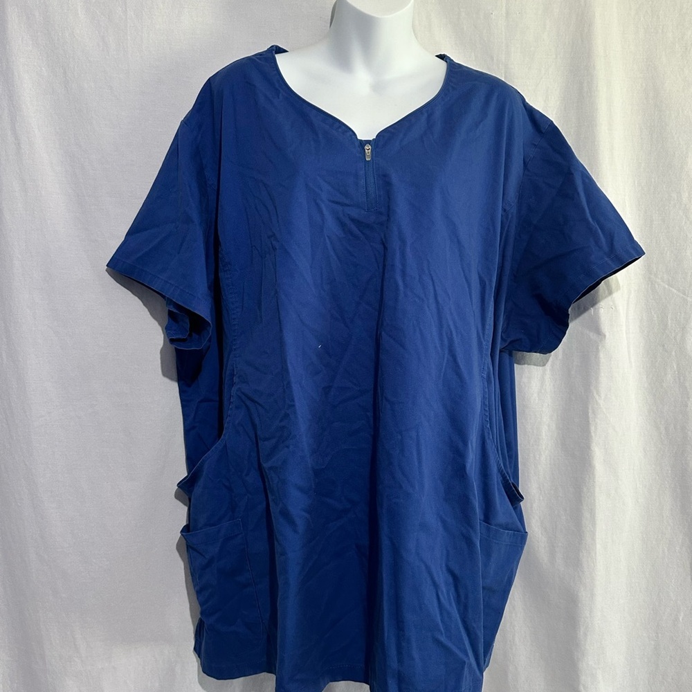 Butter Soft Women’s Navy Scrub Top – Size 4X